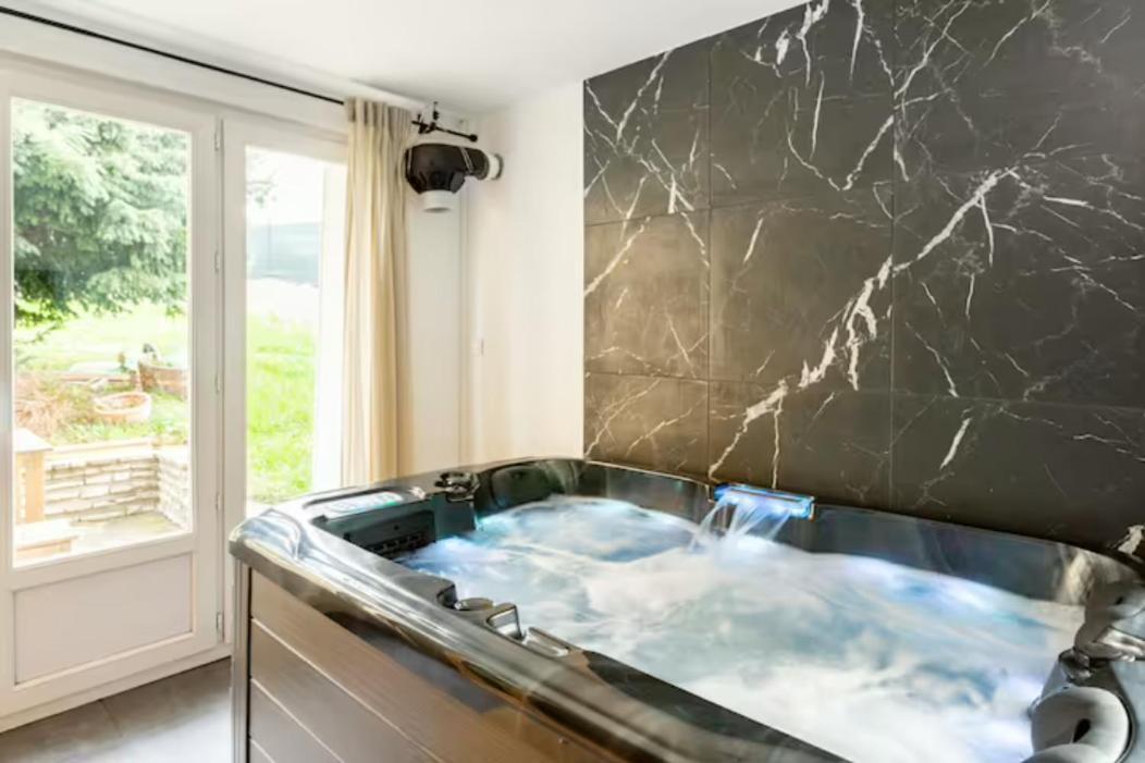 Le Chill Suite & Spa Boissy-Saint-Léger Extérieur photo