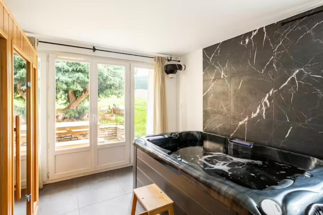Le Chill Suite & Spa Boissy-Saint-Léger Extérieur photo